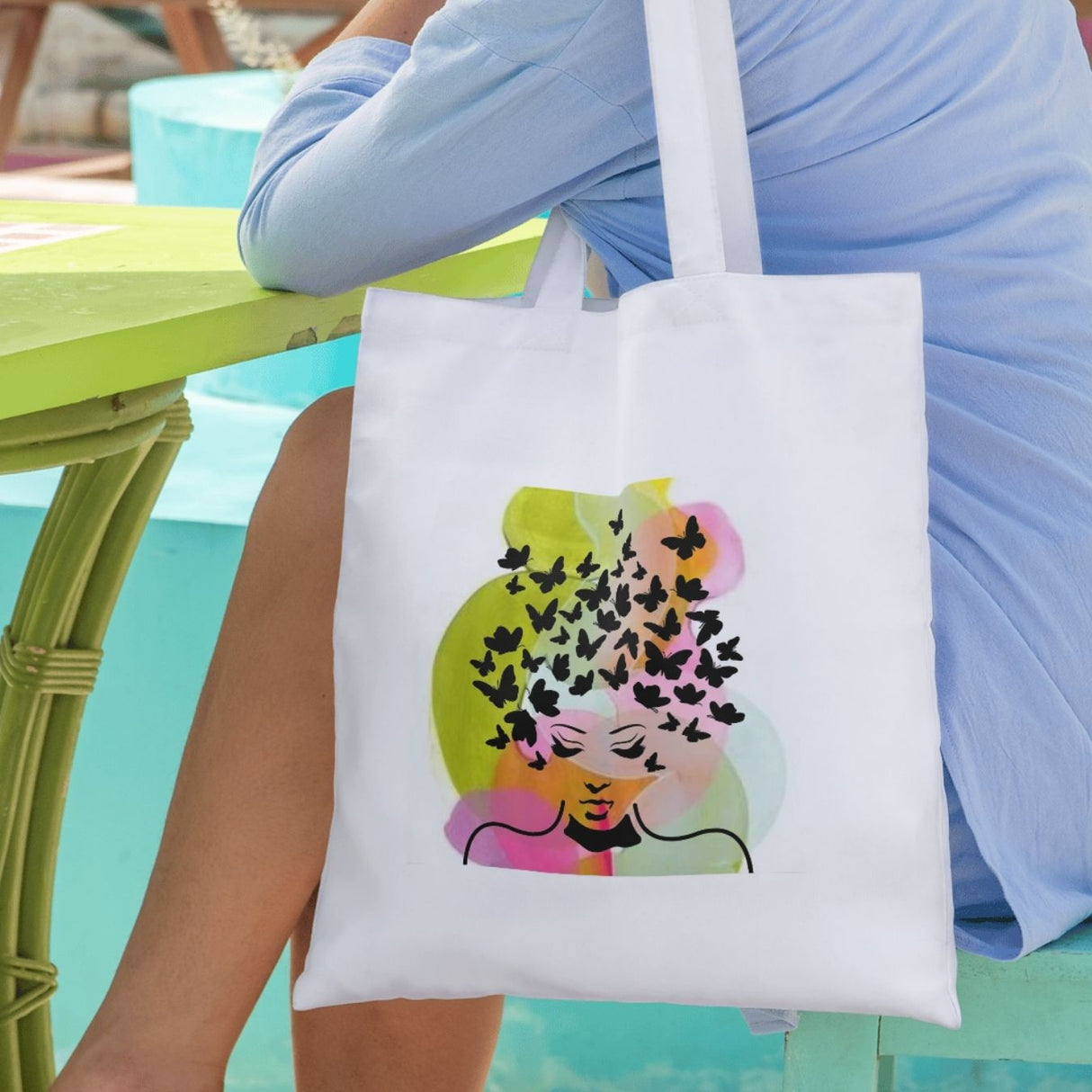 Tote bag crée avec le modèle miss papillon de panash Art