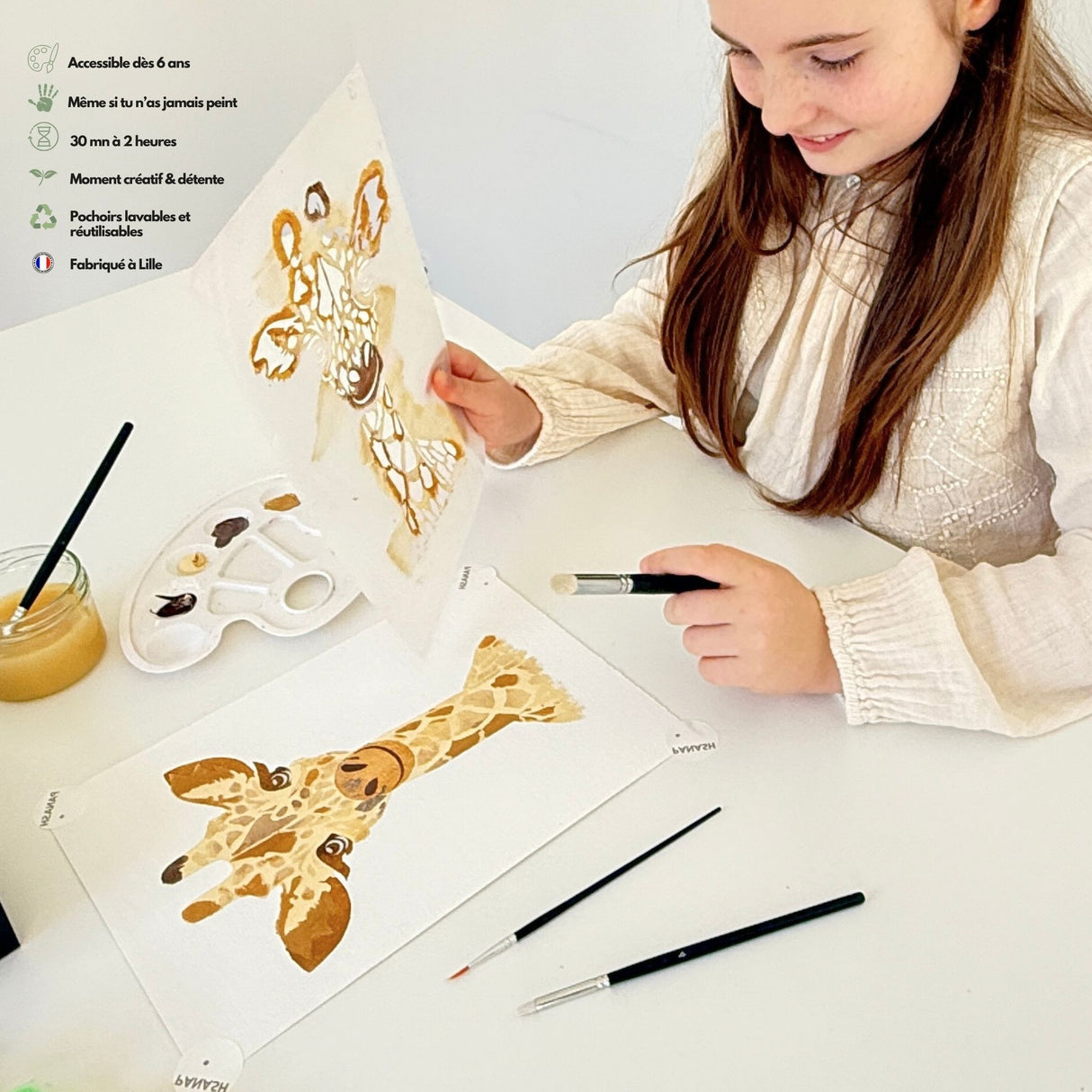Enfant réalisant une girafe avec un kit créatif Panash Art, utilisant des pochoirs superposables et de la peinture acrylique, activité créative accessible dès 6 ans