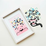 Œuvre Papillon Panash Art en vue de dessus, peinture réalisée avec des pochoirs superposables sur toile, modèle décoratif pour enfants et adultes.