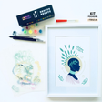 Kit créatif Louane Panash Art avec 3 pochoirs superposables réutilisables pour créer un portrait féminin sans savoir dessiner alternative  a la peinture au numéro
