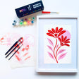 Kit pochoir superposable Gazania 3 couches Panash Art, fleurs modernes rouges et roses à réaliser en peinture acrylique, activité créative DIY alternative à la peinture au numéro, format A4, toile prête à peindre inclus