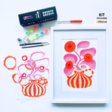 Modèle Eclipse Panash Art en deux pochoirs superposables – alternative à la peinture au numéro – kit créatif DIY avec toile A4, motif floral graphique orange et rose, facile à réaliser sans savoir dessiner.