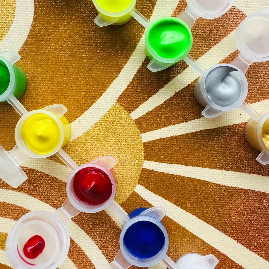 zoom sur le résultat final du modèle Bloom Aura du kit pochoir superposables Panash Art