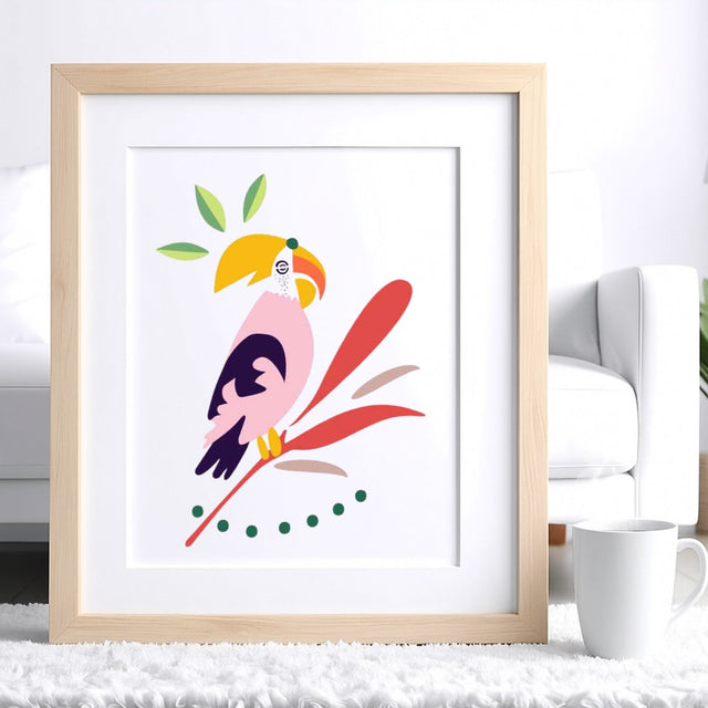 Résultat final du pochoir PERROQUET Panash Art – oiseau tropical multicolore sur branche, fond blanc, style moderne et décoratif.