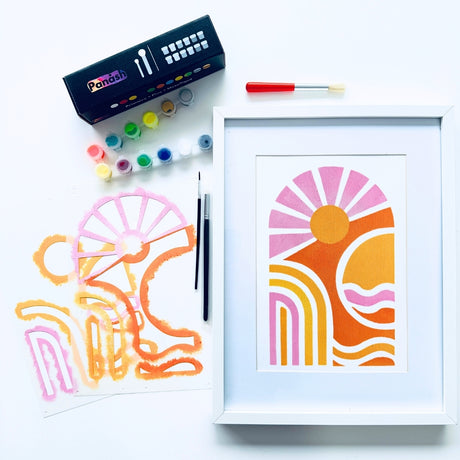 Pochoir superposable Bloomlinéa 2 couches – kit créatif DIY tableau abstrait soleil et arc-en-ciel, activité peinture facile sans dessin, alternative peinture au numéro