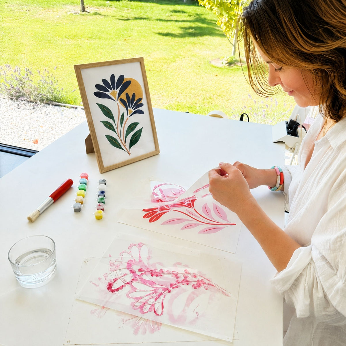 Œuvre finale du kit pochoirs Gazania – modèle florale | Panash Art, cadeau créatif