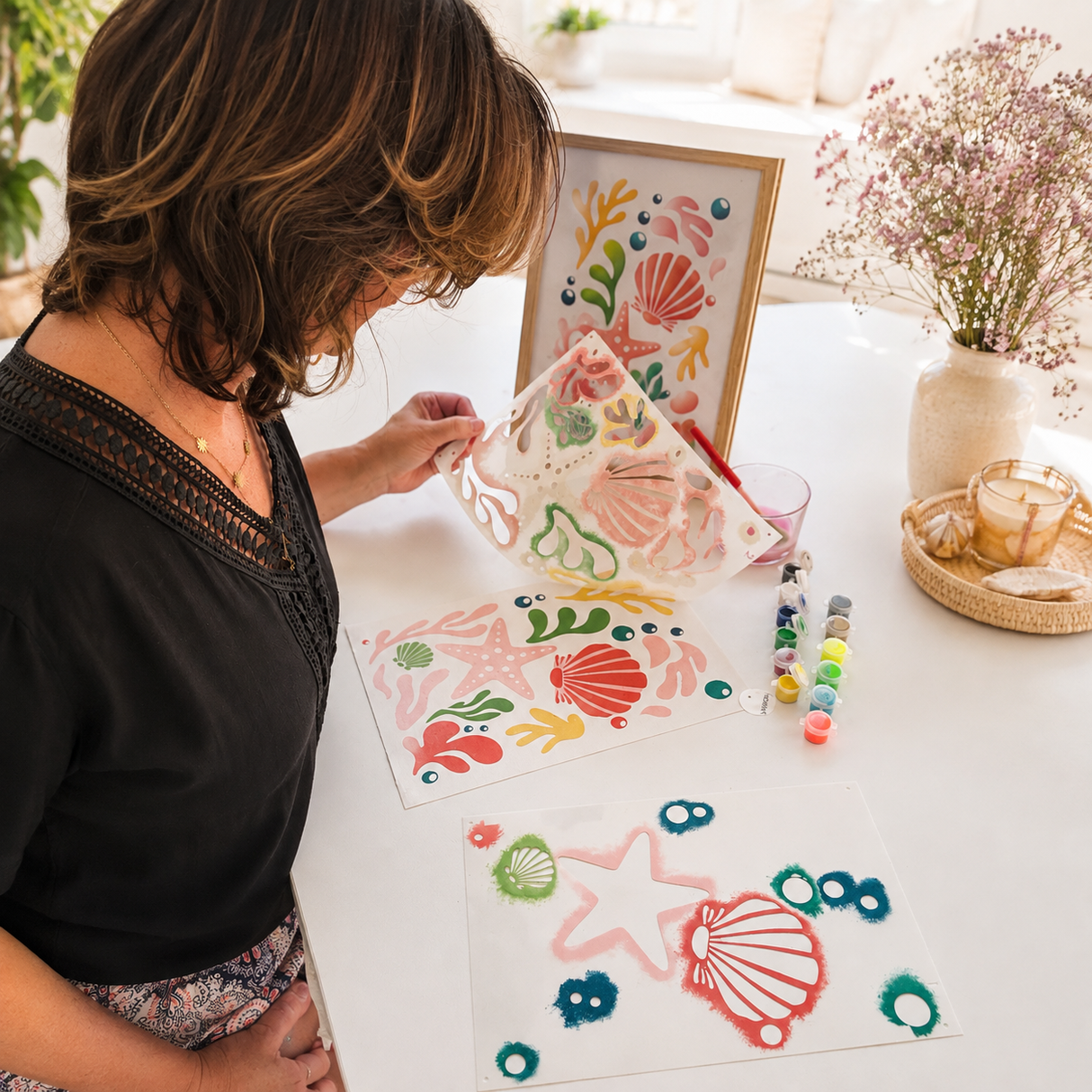 Création avec le kit ECUME Panash Art – peinture au pochoir superposable sur toile A4 – alternative à la peinture au numéro facile