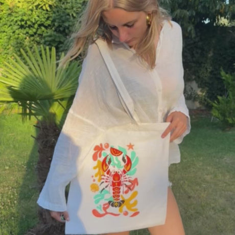 Vidéo tutoriel : réalisation du pochoir Homard Augustin sur tote bag en 2 superpositions