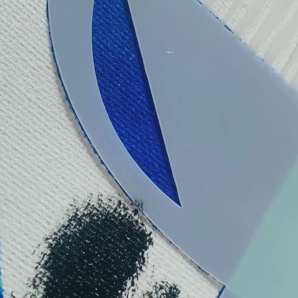 Kit Pochoirs Absolu – 3 pochoirs abstraits superposables + toile A4 incluse